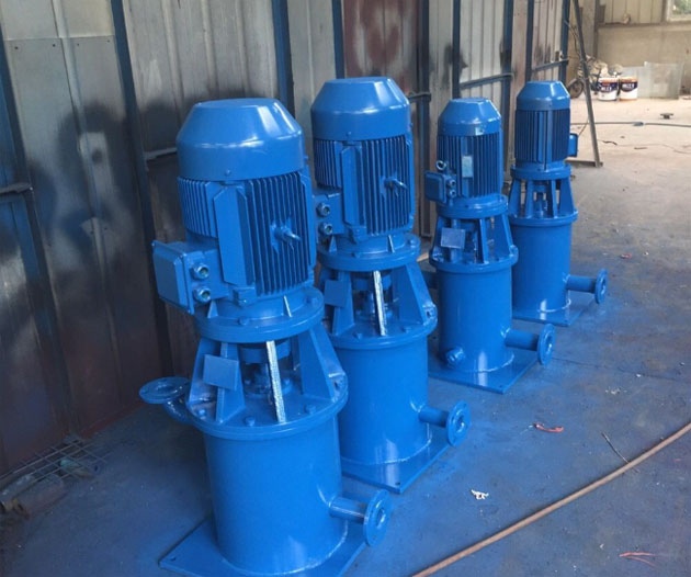 CCB型餐廚垃圾處理泵噴漆作業(yè)